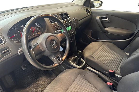 Volkswagen Polo 10 of 30
