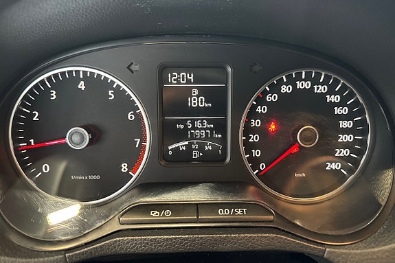 Volkswagen Polo 14 of 30