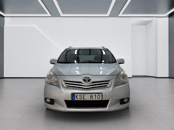 Toyota Verso 2 of 5