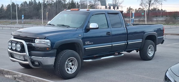 Chevrolet Silverado 2500 2 of 5