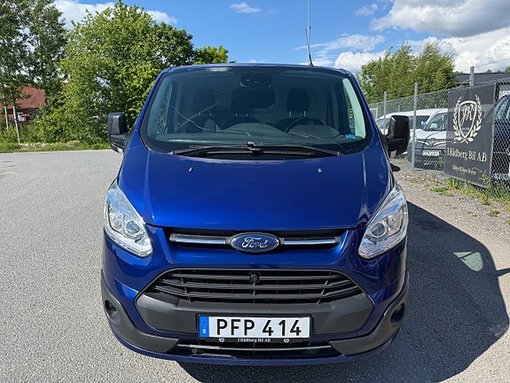 Ford Transit Custom 8 of 16