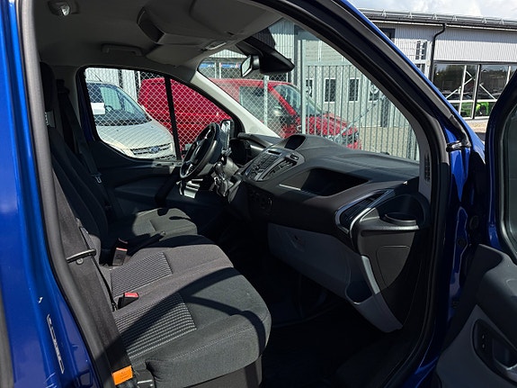 Ford Transit Custom 12 of 16