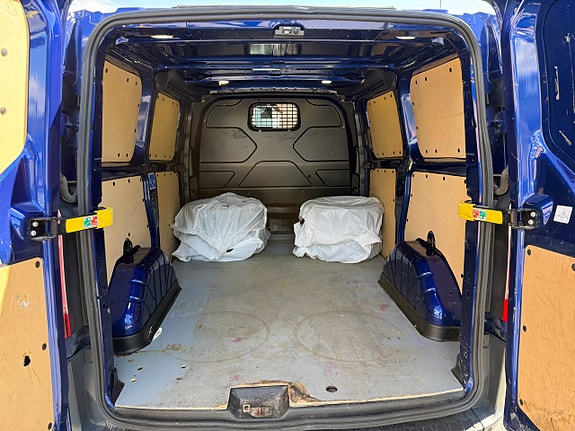 Ford Transit Custom 9 of 16
