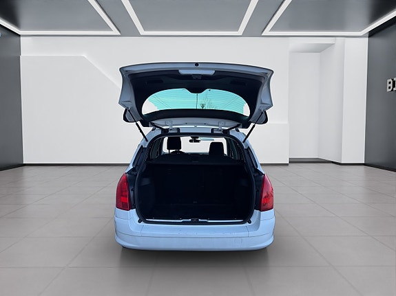 Peugeot 308 SW 14 of 14