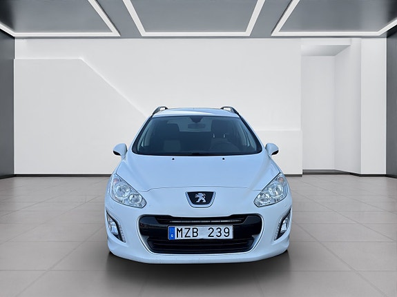 Peugeot 308 SW 2 of 14