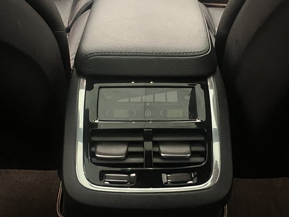 Volvo XC60 29 of 30