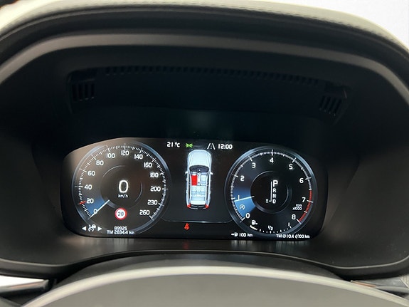 Volvo XC60 18 of 30