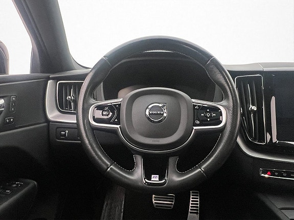 Volvo XC60 11 of 30