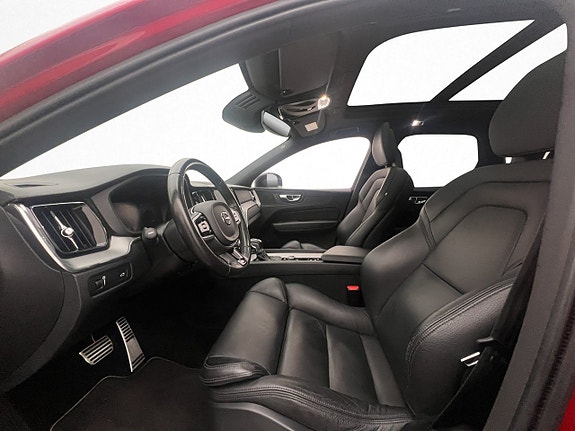 Volvo XC60 9 of 30