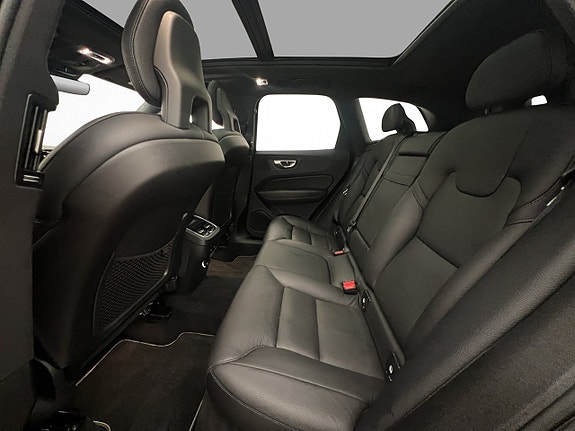 Volvo XC60 14 of 30