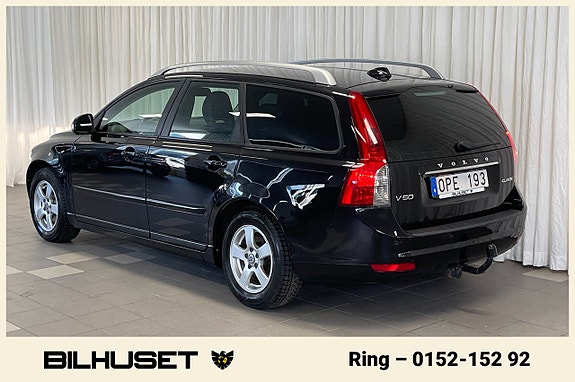 Volvo V50 4 of 5