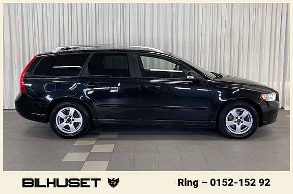 Volvo V50 3 of 5