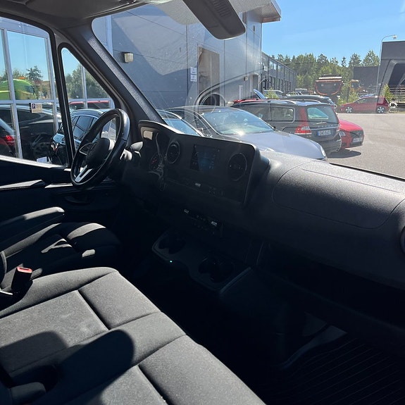 Mercedes-Benz Sprinter 211 9 of 13
