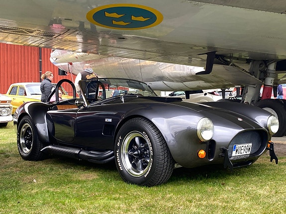AC Cobra 2 of 5