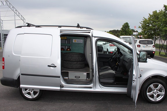 Volkswagen Caddy Maxi 3 of 5