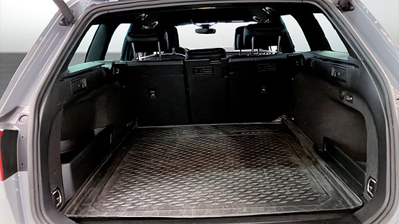 Volkswagen Passat 12 of 13