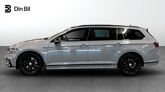 Volkswagen Passat 2 of 13
