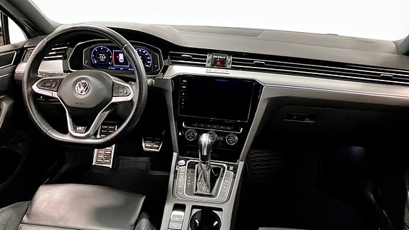 Volkswagen Passat 10 of 13