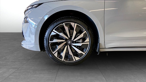 Skoda Enyaq 6 of 26