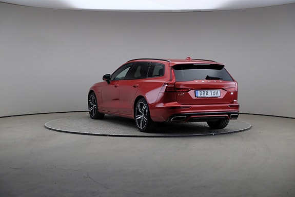 Volvo V60 2 of 27