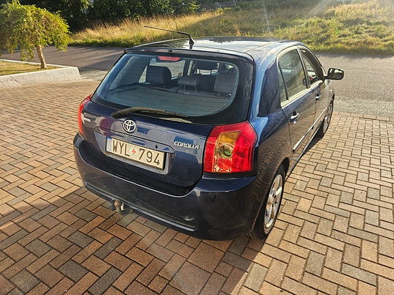 Toyota Corolla 3 of 3