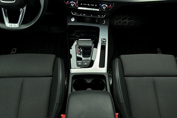 Audi Q5 9 of 26