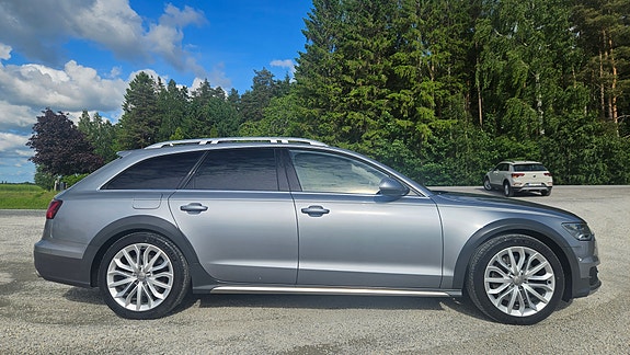 Audi A6 allroad 2 of 17