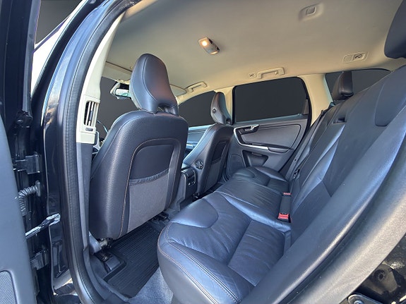 Volvo XC60 9 of 15