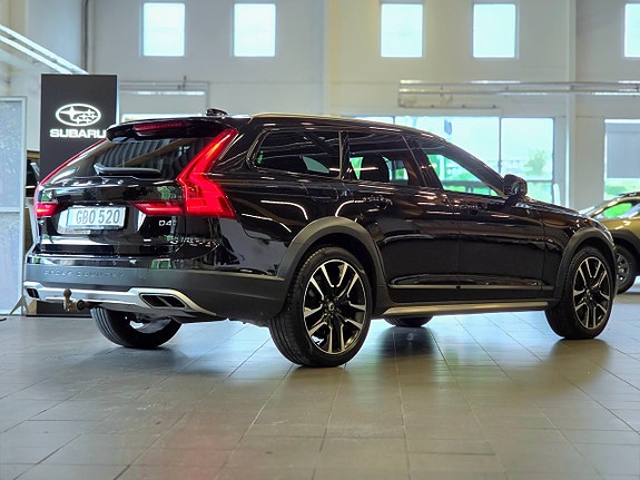Volvo V90 Cross Country 3 of 5