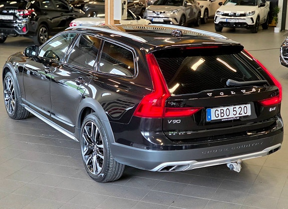 Volvo V90 Cross Country 4 of 5