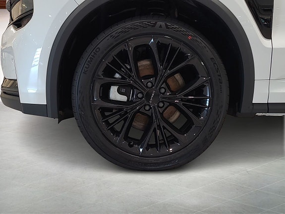 Lynk & Co 01 9 of 18