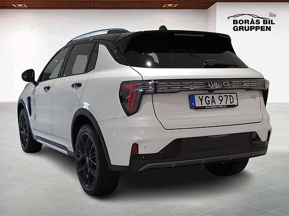 Lynk & Co 01 2 of 18