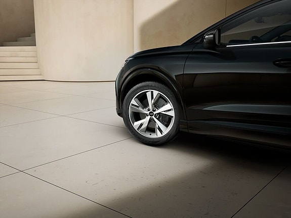Audi Q4 e-tron 7 of 10