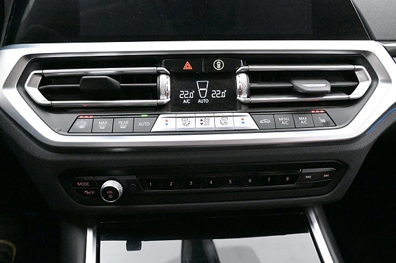 BMW 330e 21 of 27
