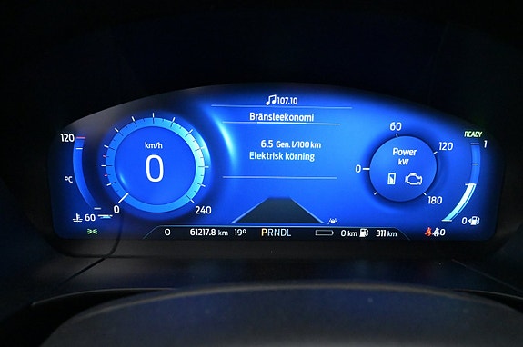 Ford Kuga 8 of 27