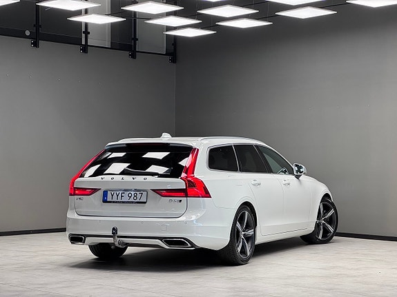Volvo V90 2 of 19