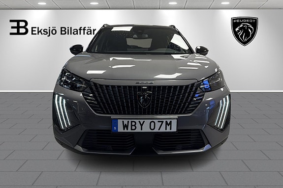 Peugeot 2008 2 of 5