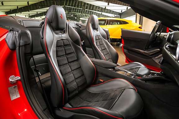 Ferrari Portofino 8 of 13