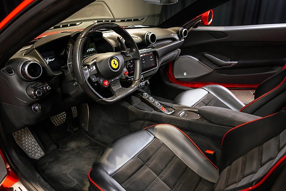 Ferrari Portofino 7 of 13