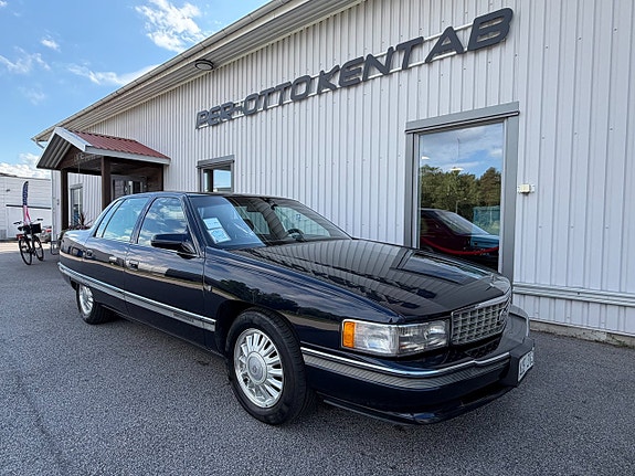 Cadillac Deville 4 of 12