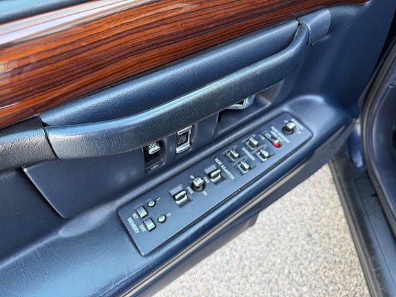 Cadillac Deville 10 of 12