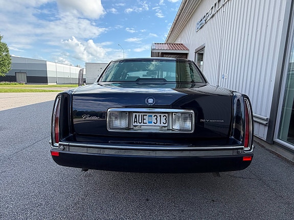 Cadillac Deville 7 of 12