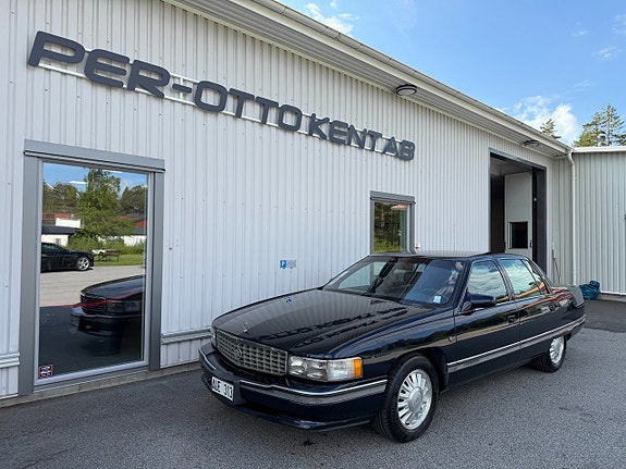 Cadillac Deville 3 of 12