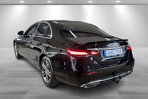 Mercedes-Benz E220 d 2 of 5