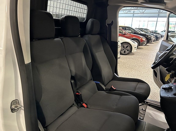 Peugeot Partner 21 of 26