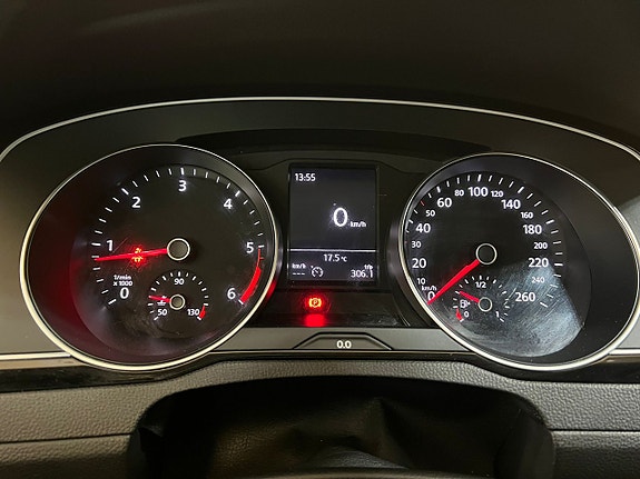 Volkswagen Passat 12 of 21