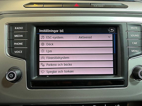 Volkswagen Passat 18 of 21