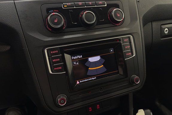 Volkswagen Caddy Maxi 16 of 21