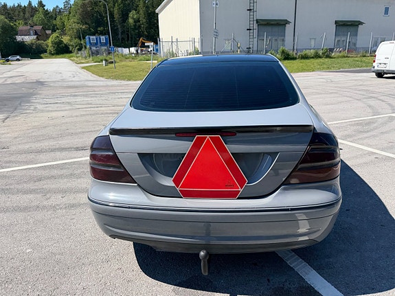 Mercedes-Benz C270 6 of 19