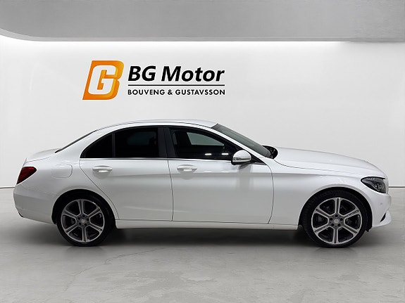 Mercedes-Benz C220 d 3 of 5